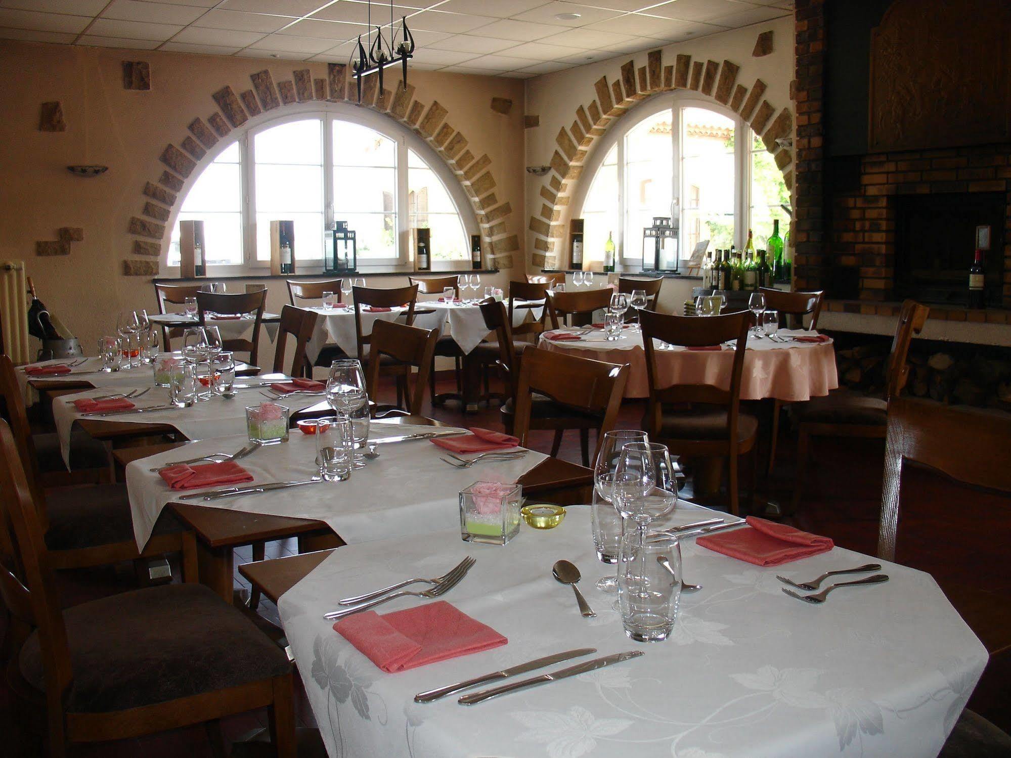 Logis L'Auberge Du Gros Silly-sur-Nied Exterior photo
